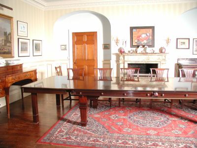 extending dining table