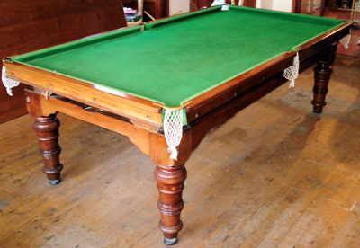 (M665) 8ft Mahogany Diner Burroughes & Watts