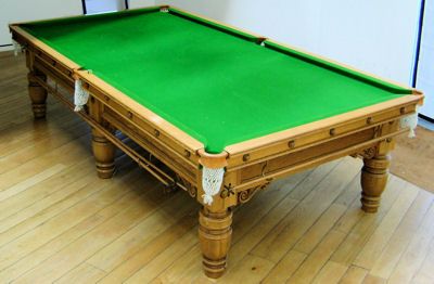 (M706) 10ft Hamilton & Tucker Oak Table