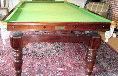(M758) 9ft Hamilton and Tucker Mahogany Snooker/Diner Table