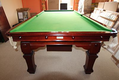 (M892) 8 ft Heston Mahogany Diner 