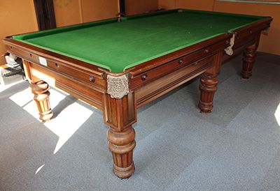 (M911) 9 ft Mahogany Turned & Fluted Leg SnookerTable