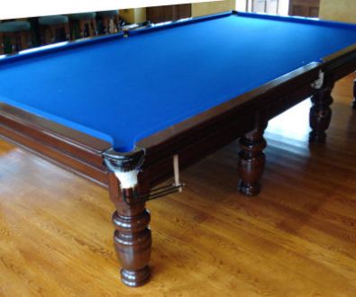 (M609) Full Size Riley Mahogany Table