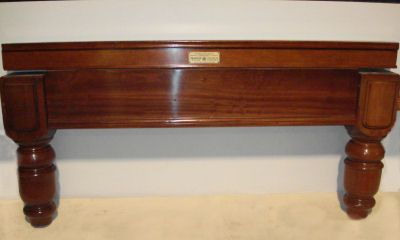 (M573) Full Size Thurston Mahogany Table