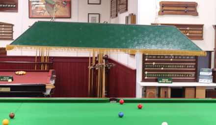(LT69) Green Metal Snooker Canopy for 9ft or 10ft tables