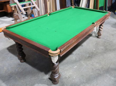 (M1201) 7 ft Oak Snooker Barley Twist Leg Convertible Diner