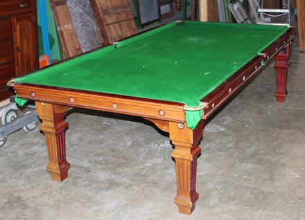 (M1356) 8 ft Mahogany Square & Fluted Leg Snooker/Pool Diner