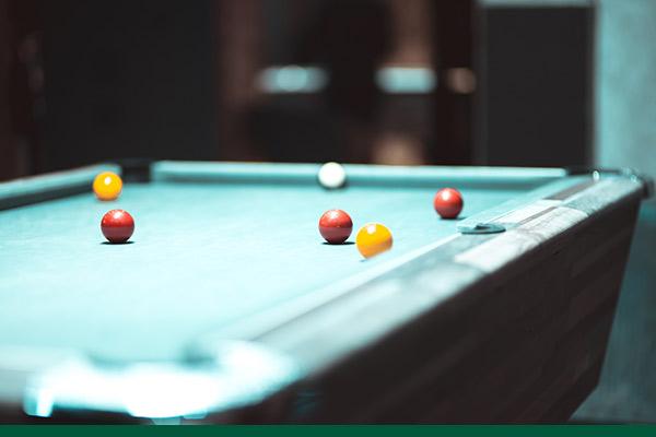 What's the difference between snooker and pool?